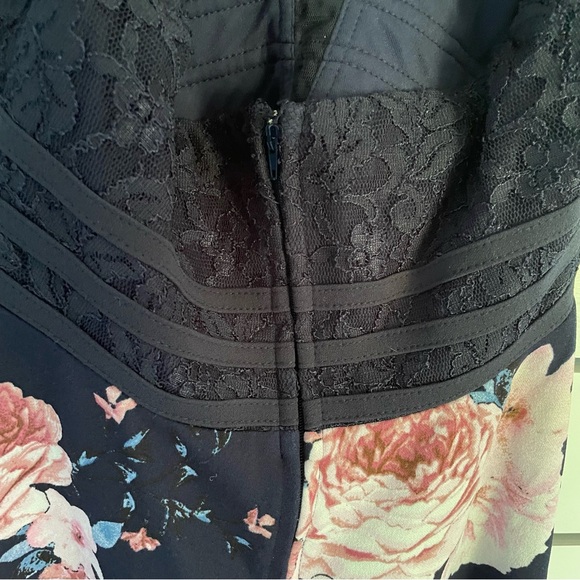 Small navy backless floral mini dress - Picture 4 of 7